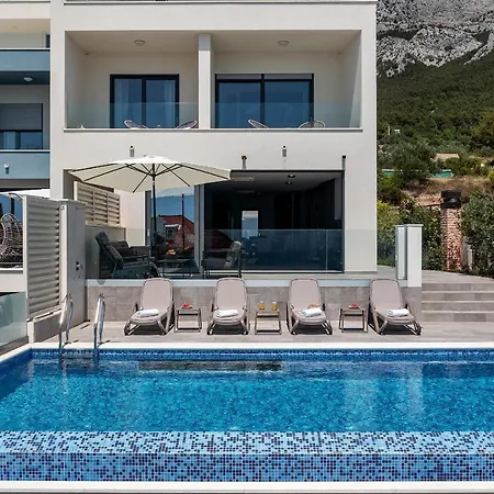 Nina 2, Villa Makarska
