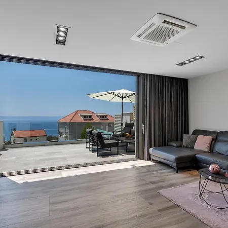 Nina 2, 마카르스카