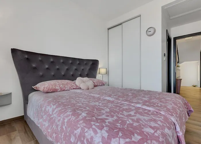 Nina 2, Villa Makarska