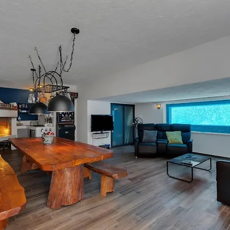 Nina 2, * מאקרסקה